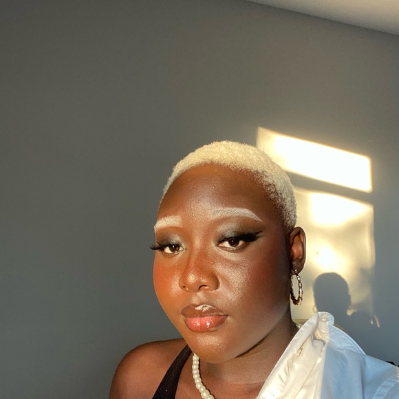 Meet your Posher, Nengi - Picture 2 of 3